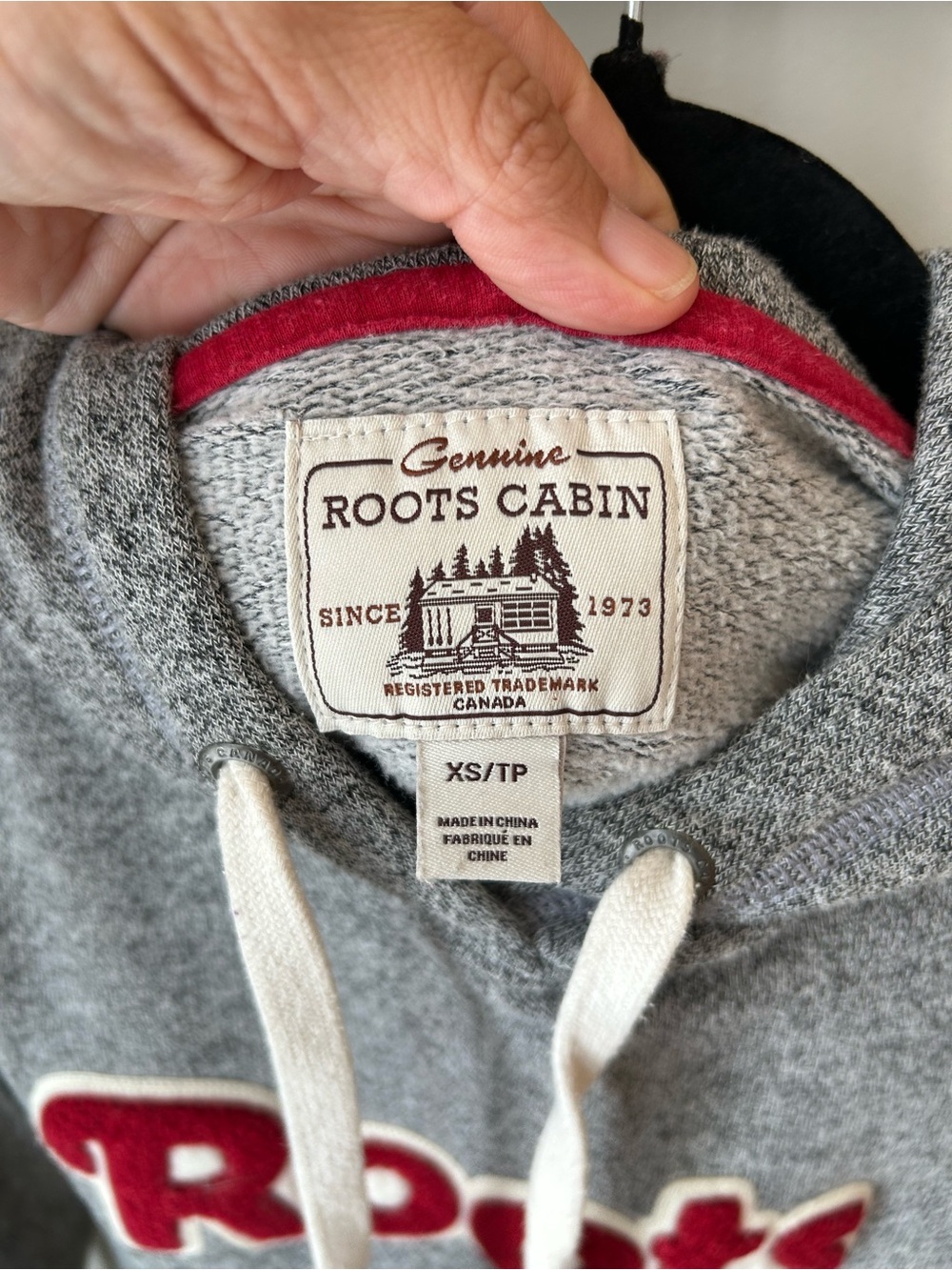 Roots Cabin 1973 Hoodie XS Grey Red Heritage Canadian Cozy Pullover - Picture 5 of 9